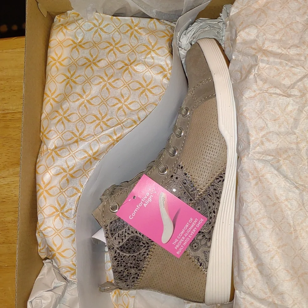 COMFORTIVA 👣Lupine in Tulpe Multi Suede Boot/Sneakers footwear